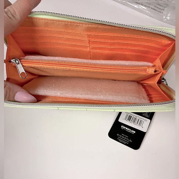 Star Wars The Mandalorian Yoda Wallet - Picture 4 of 5